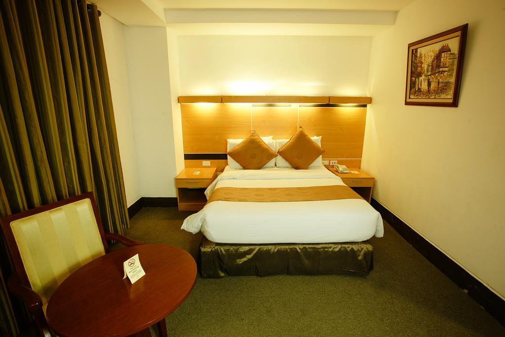 Big 8 Corporate Hotel Tagum Exterior foto