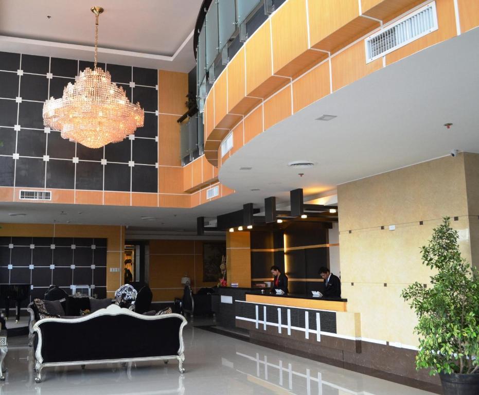 Big 8 Corporate Hotel Tagum Exterior foto