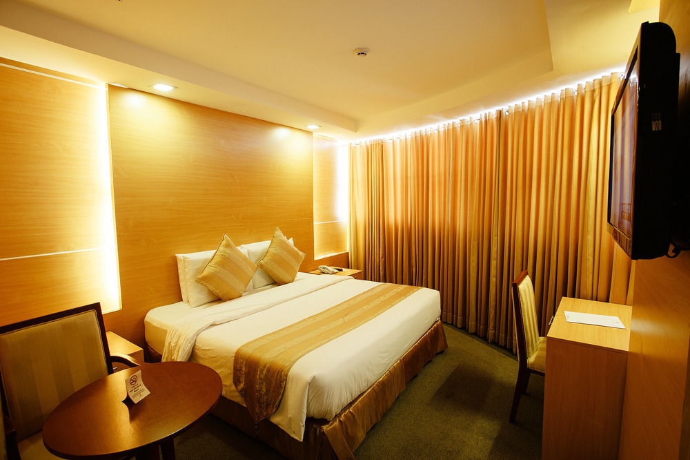 Big 8 Corporate Hotel Tagum Exterior foto